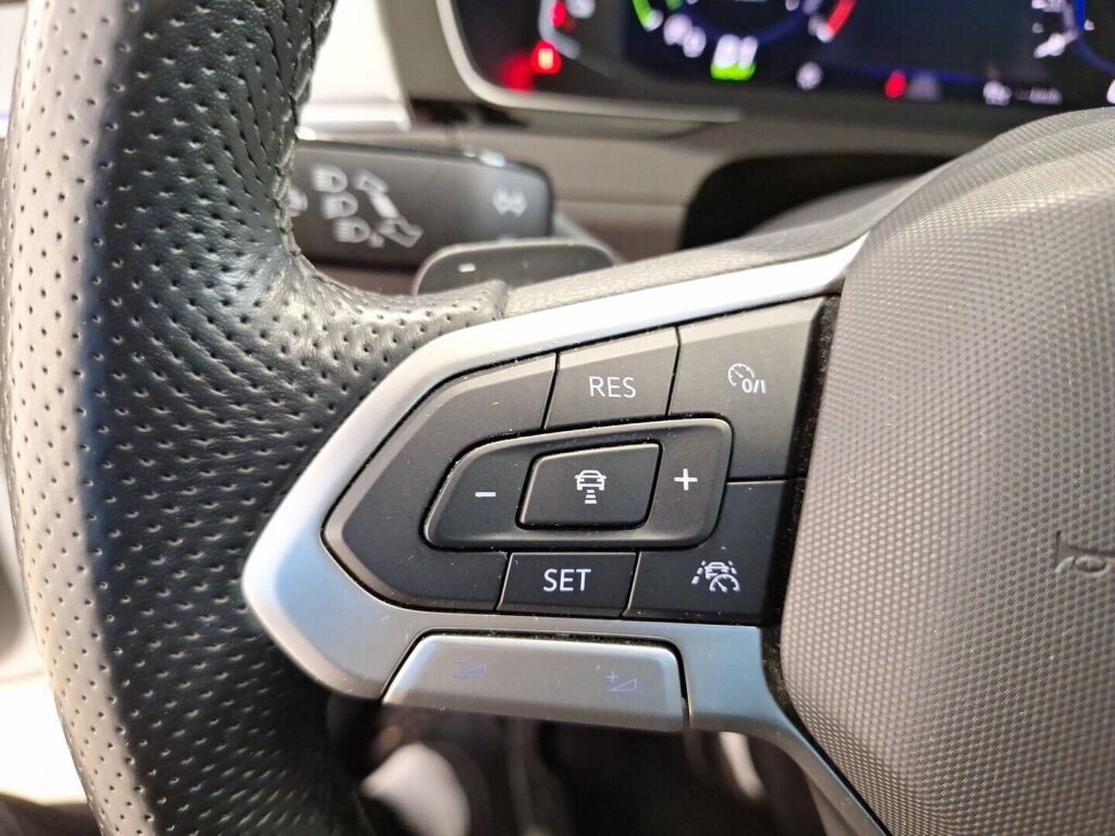 Volkswagen Passat 2020 Valkoinen