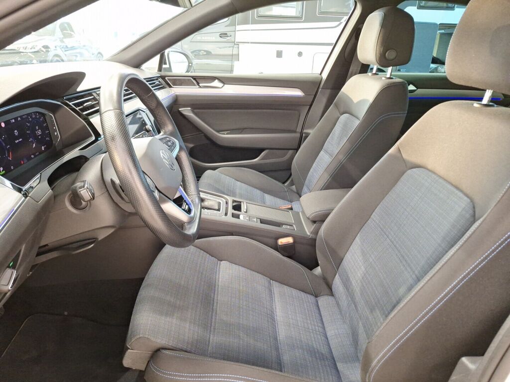 Volkswagen Passat 2020 Valkoinen