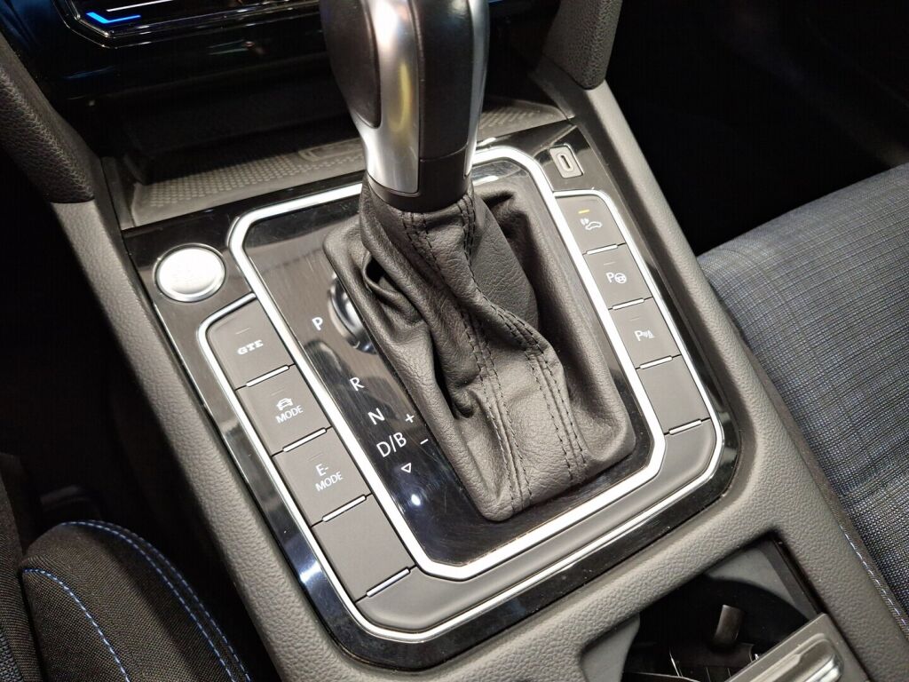 Volkswagen Passat 2020 Valkoinen