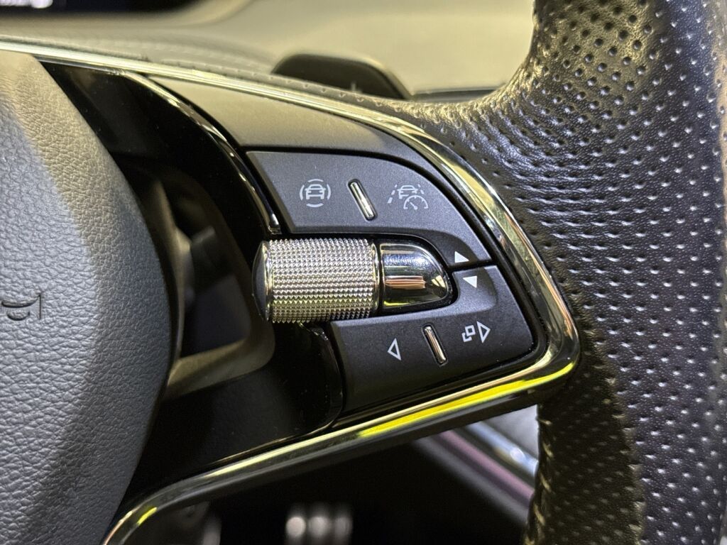 Skoda Enyaq 2022 Musta