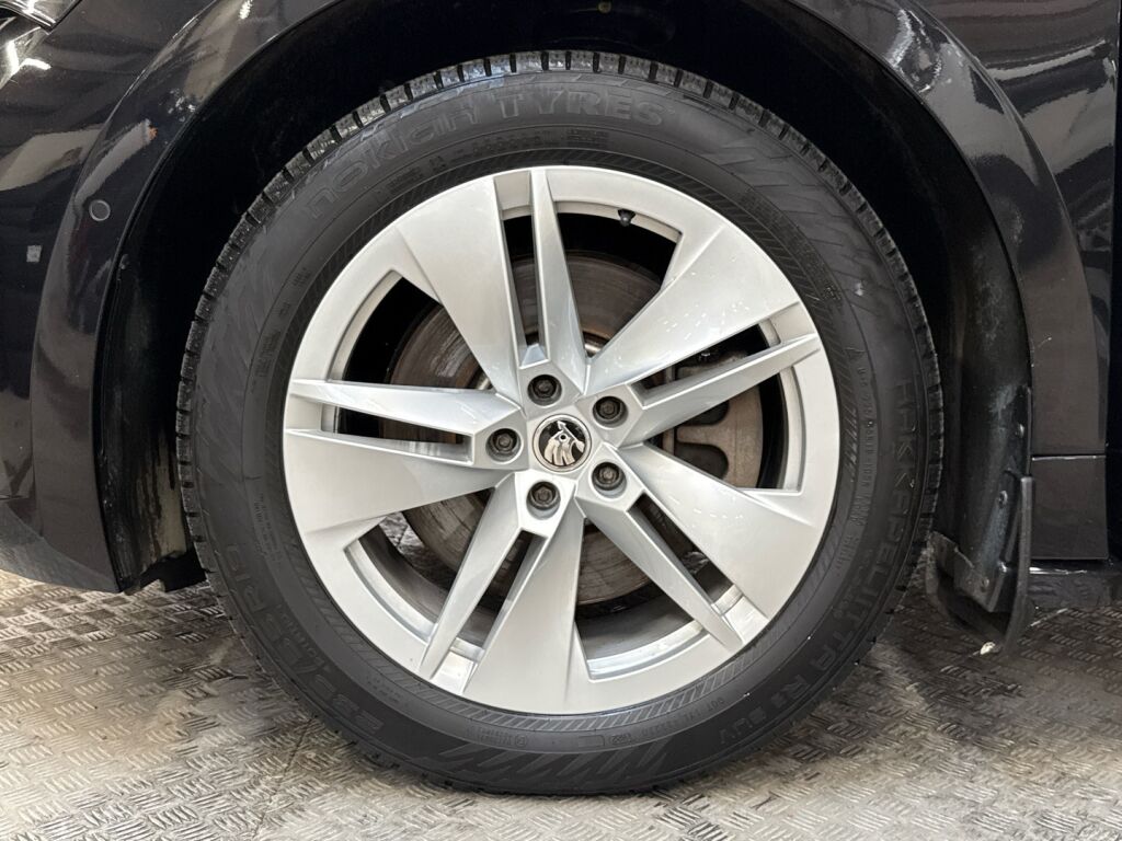 Skoda Enyaq 2022 Musta