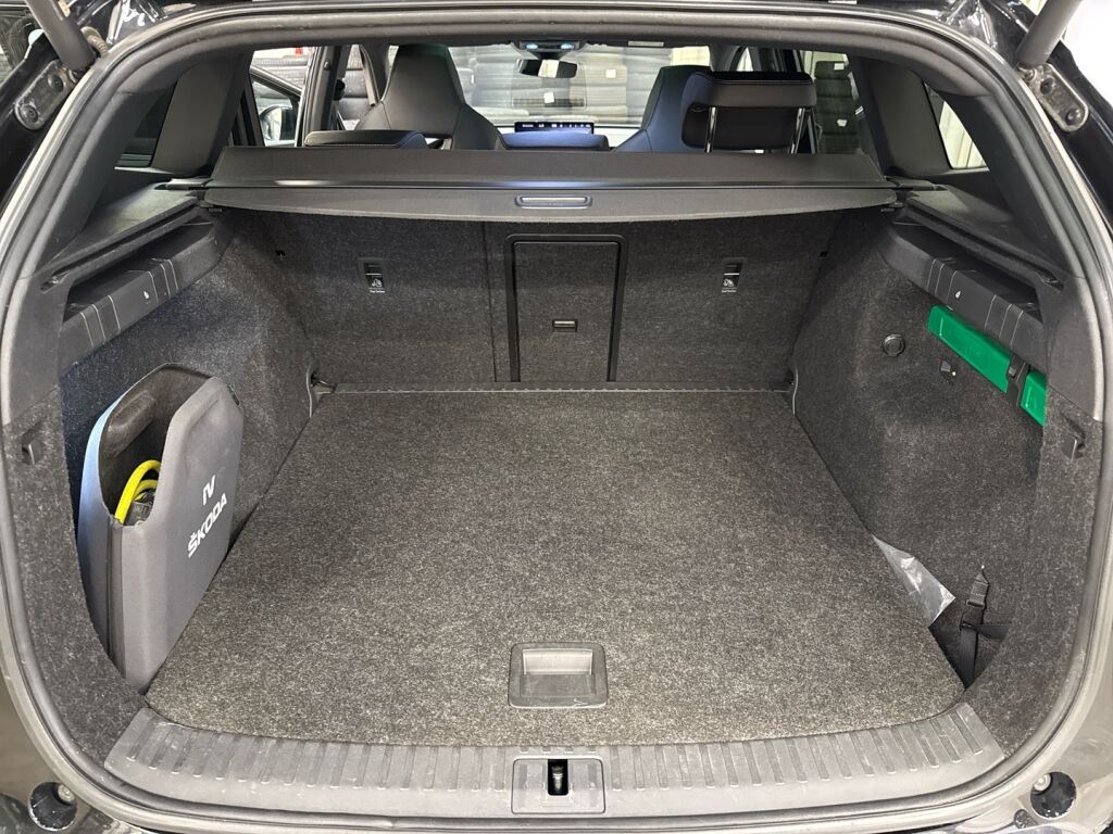 Skoda Enyaq 2022 Musta