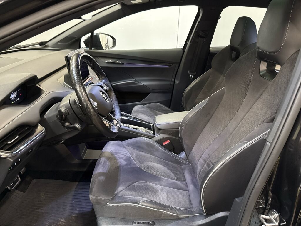 Skoda Enyaq 2022 Musta