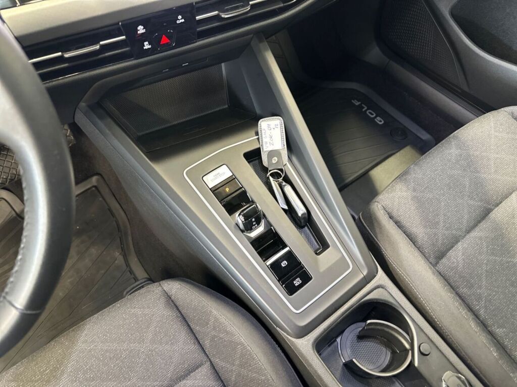 Volkswagen Golf 2022 Harmaa