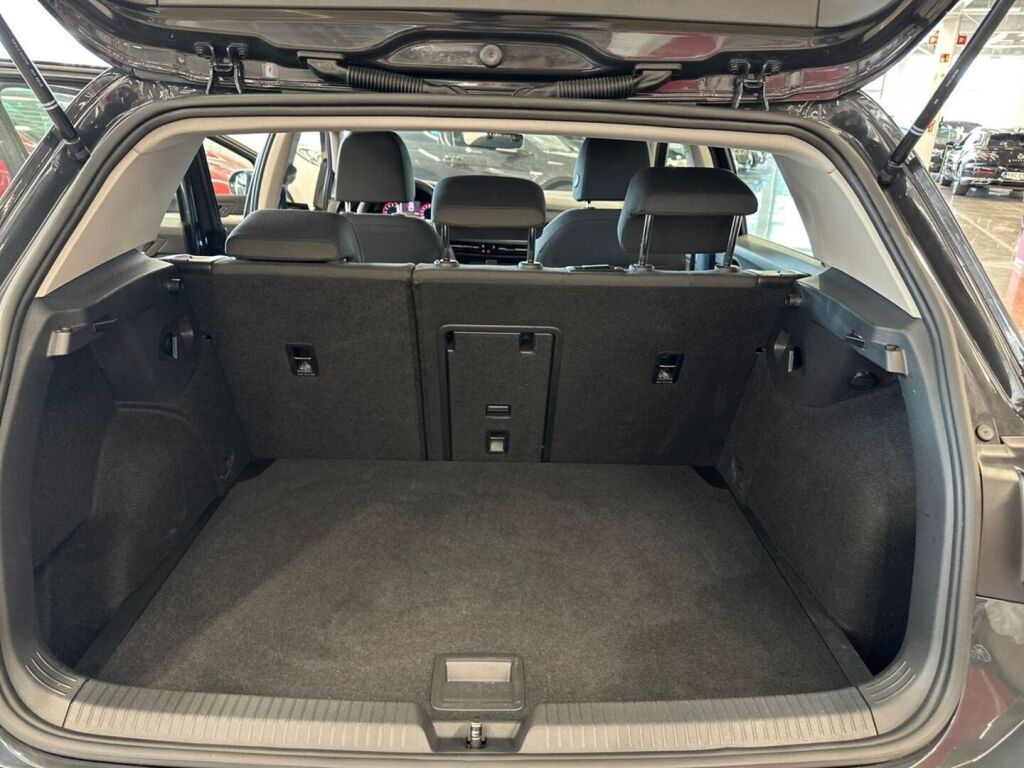 Volkswagen Golf 2022 Harmaa
