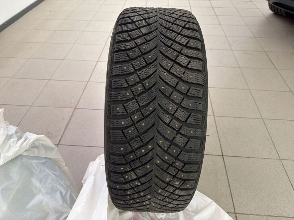 Volkswagen ID.4 2022 Musta