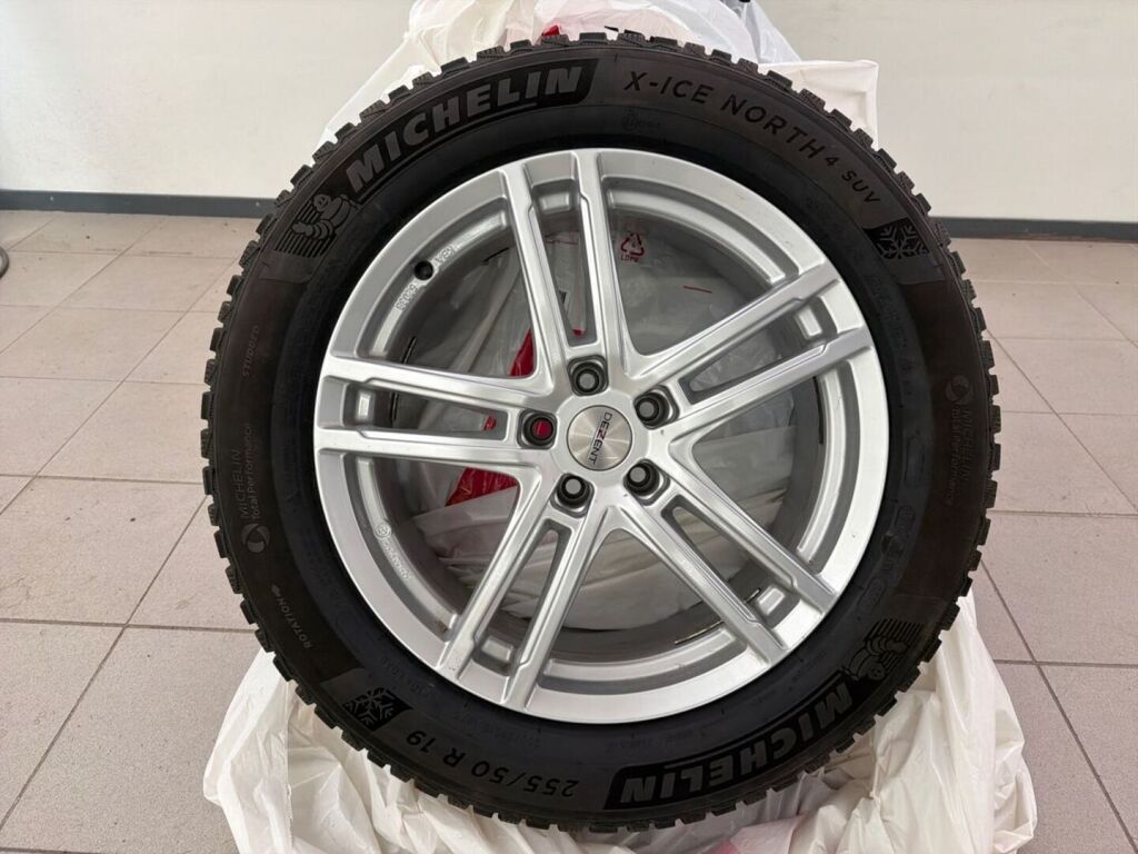 Volkswagen ID.4 2022 Musta
