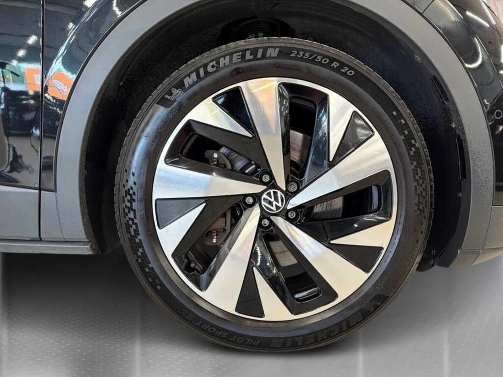 Volkswagen ID.4 2022 Musta