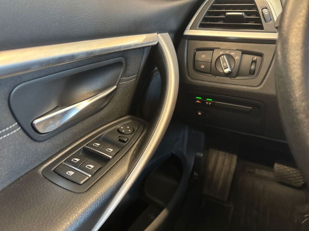 BMW 330 2017 Valkoinen