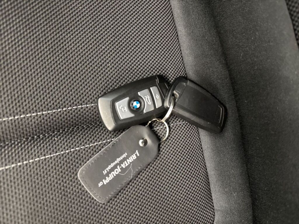 BMW 330 2017 Valkoinen