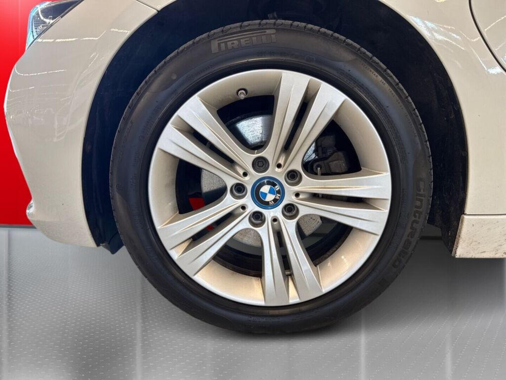 BMW 330 2017 Valkoinen