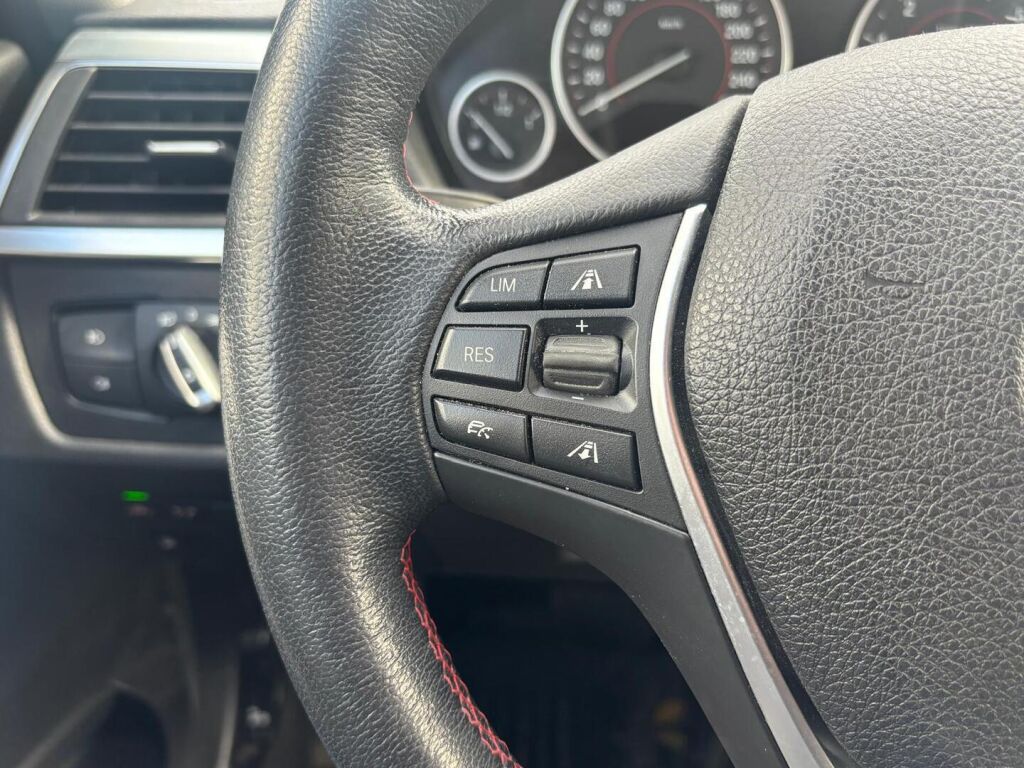 BMW 330 2017 Valkoinen