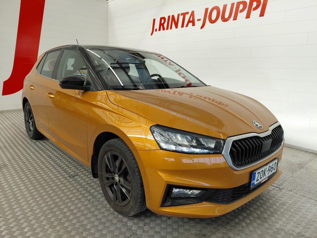 Skoda Fabia 2022 Oranssi