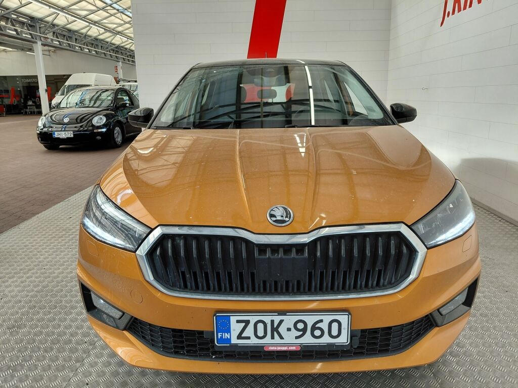 Skoda Fabia 2022 Oranssi