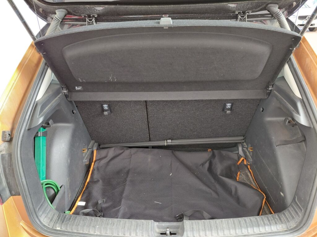 Skoda Fabia 2022 Oranssi