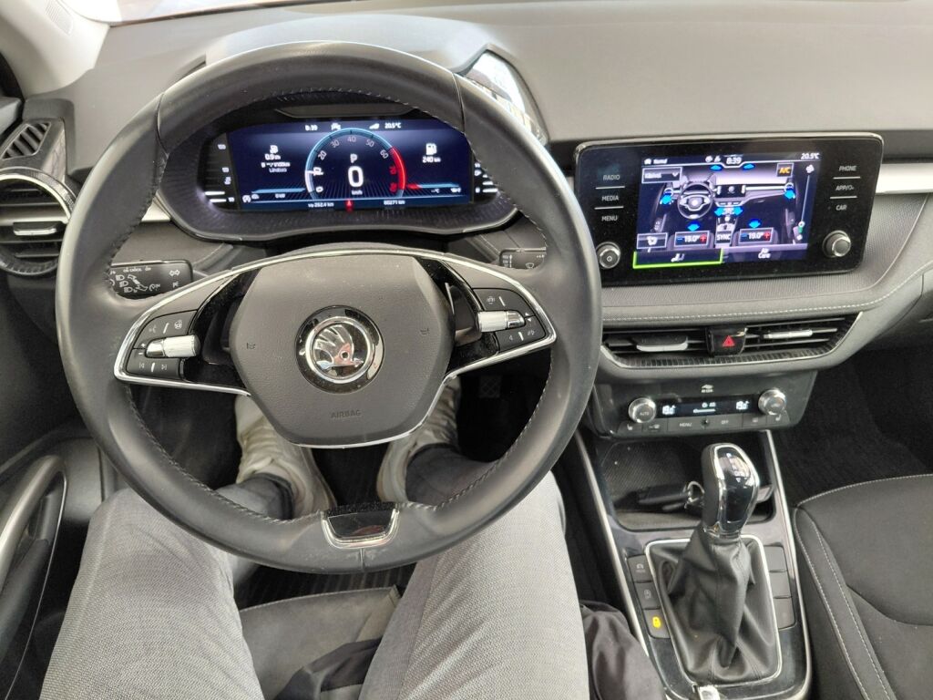 Skoda Fabia 2022 Oranssi