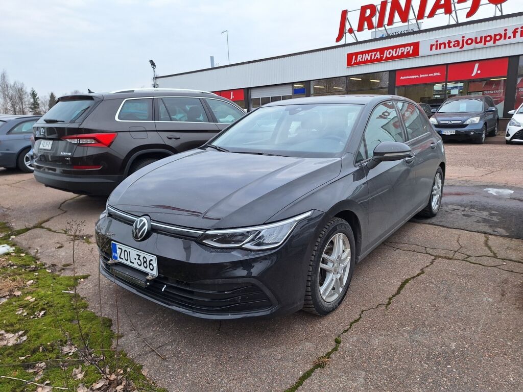 Volkswagen Golf 2022 Musta