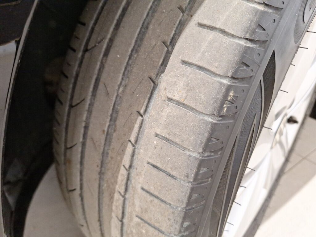 Volkswagen Golf 2022 Musta