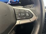 Volkswagen Golf 2022 Musta