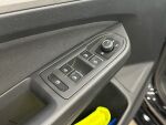 Volkswagen Golf 2022 Musta