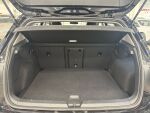 Volkswagen Golf 2022 Musta