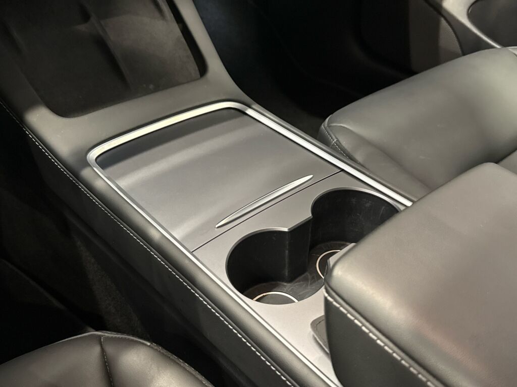 Tesla Model 3 2021 Sininen