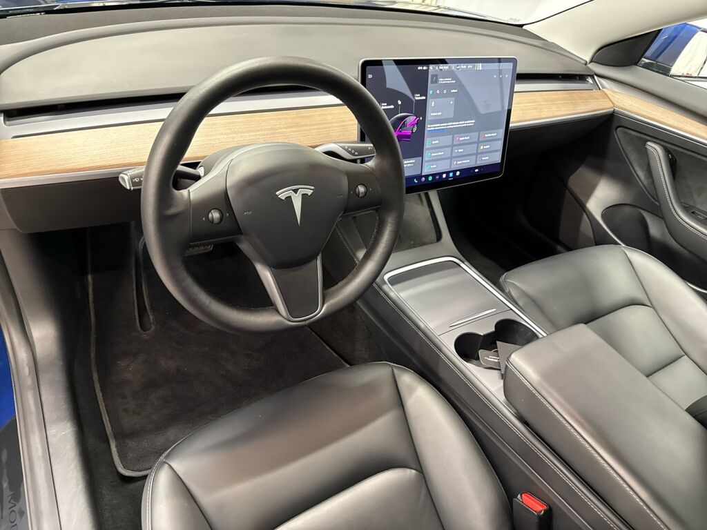 Tesla Model 3 2021 Sininen