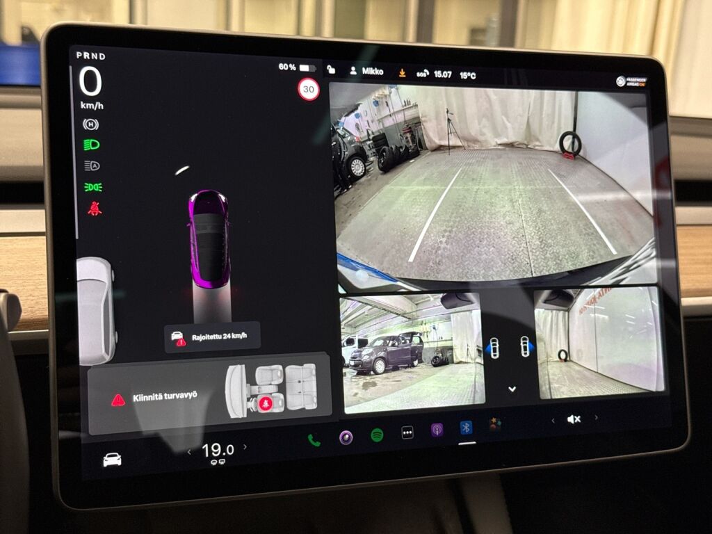 Tesla Model 3 2021 Sininen