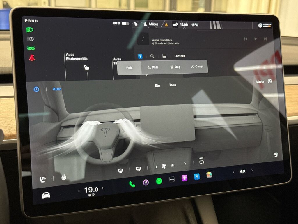 Tesla Model 3 2021 Sininen