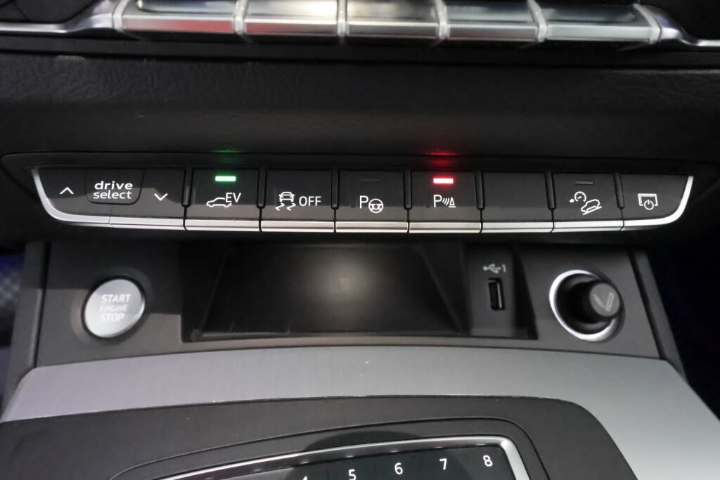 Audi Q5 2020 Sininen