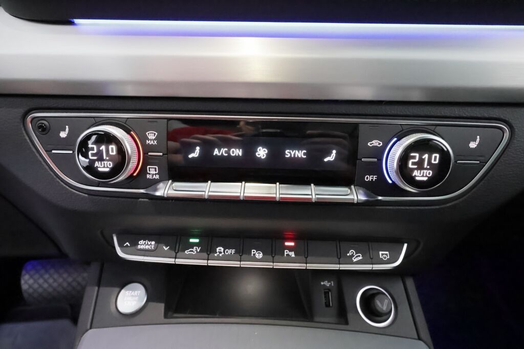 Audi Q5 2020 Sininen