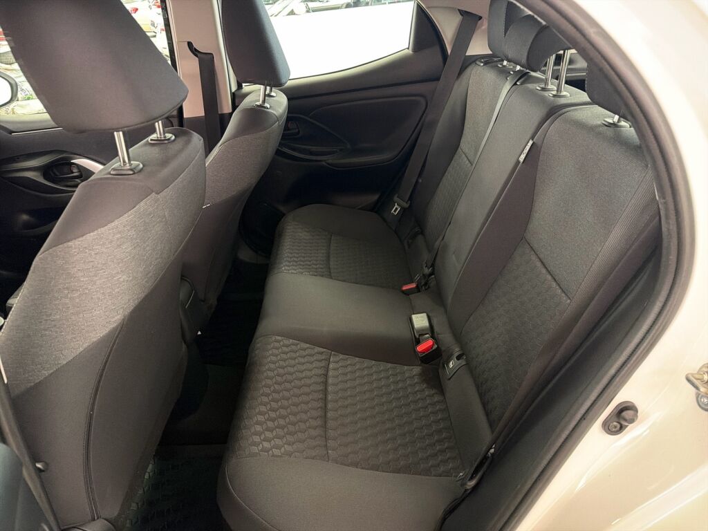 Toyota Yaris 2022 Valkoinen