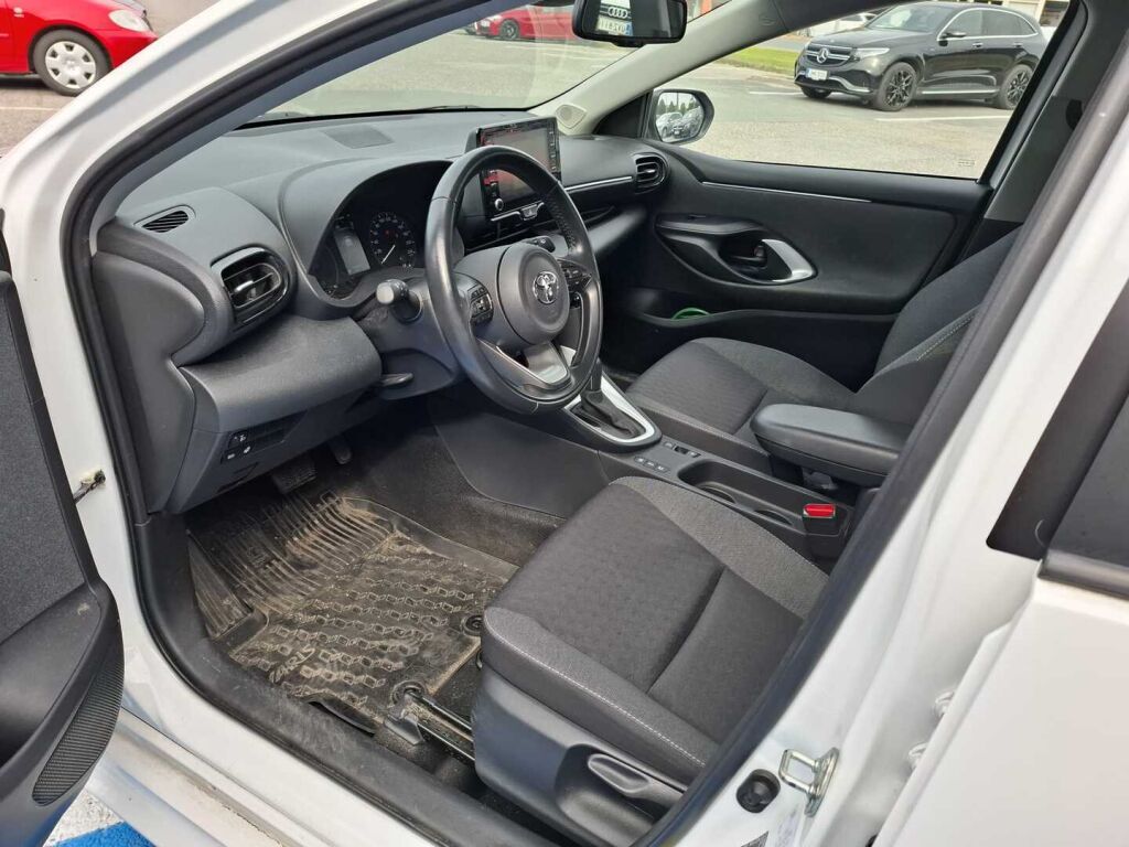 Toyota Yaris 2022 Valkoinen