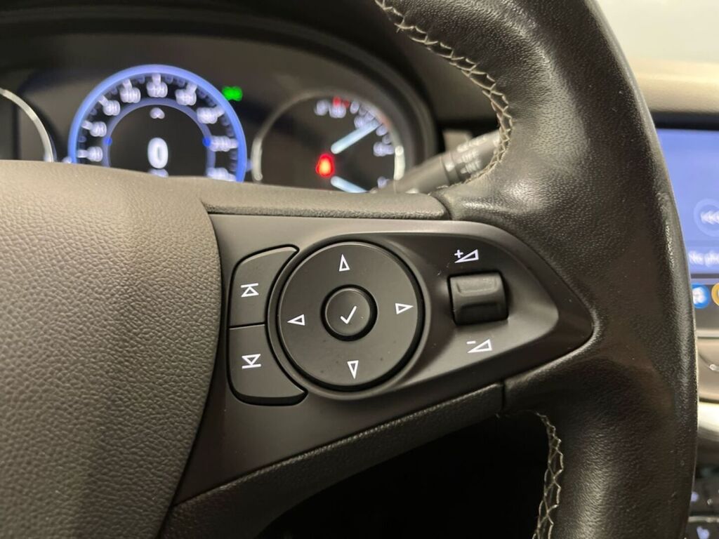 Opel Astra 2022 Valkoinen