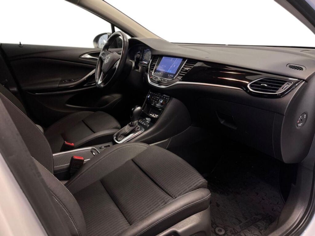 Opel Astra 2022 Valkoinen