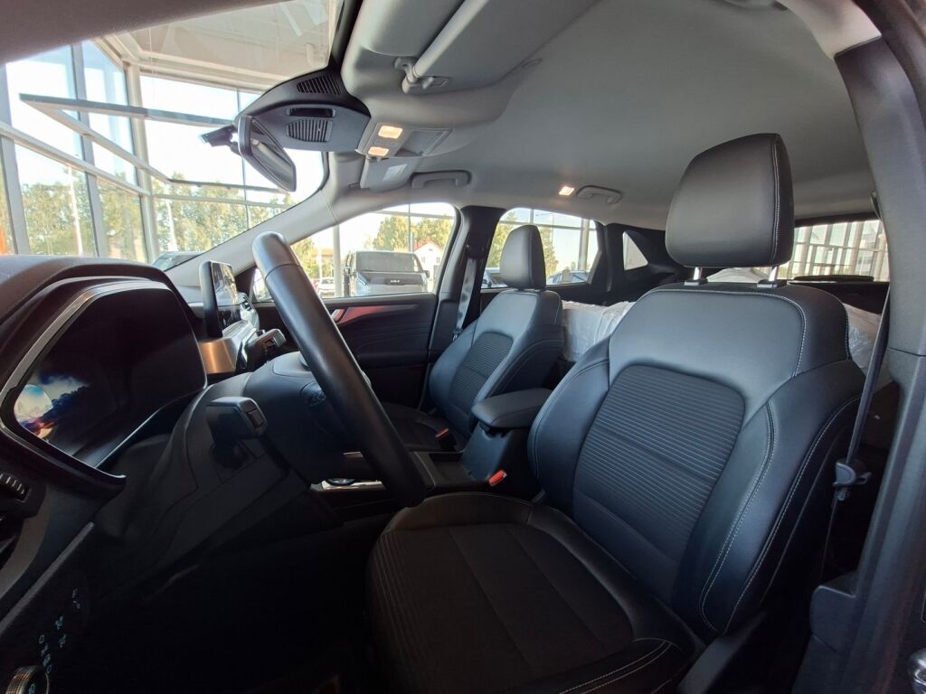 Ford Kuga 2022 Harmaa