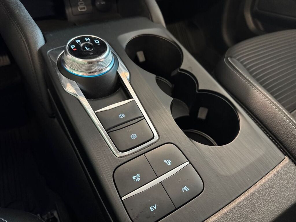 Ford Kuga 2022 Harmaa