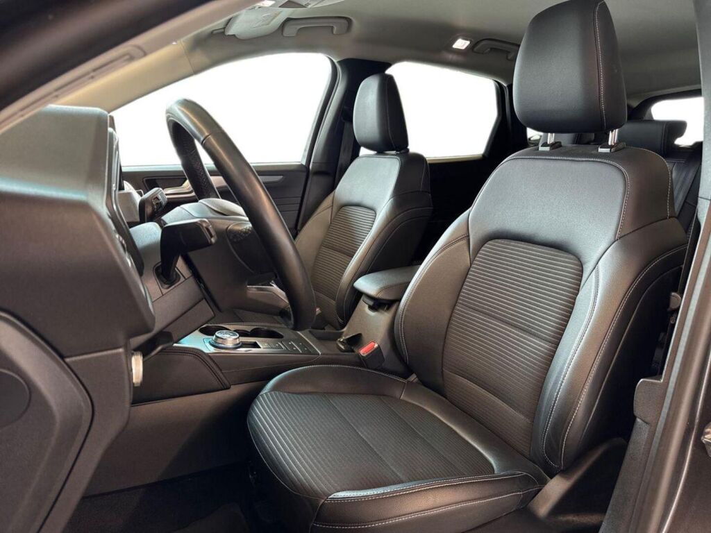 Ford Kuga 2022 Harmaa
