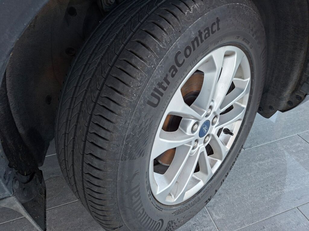 Ford Kuga 2022 Harmaa
