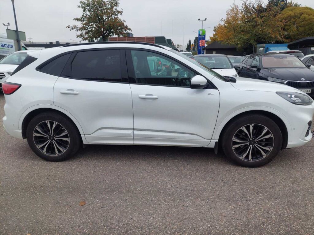 Ford Kuga 2022 Valkoinen