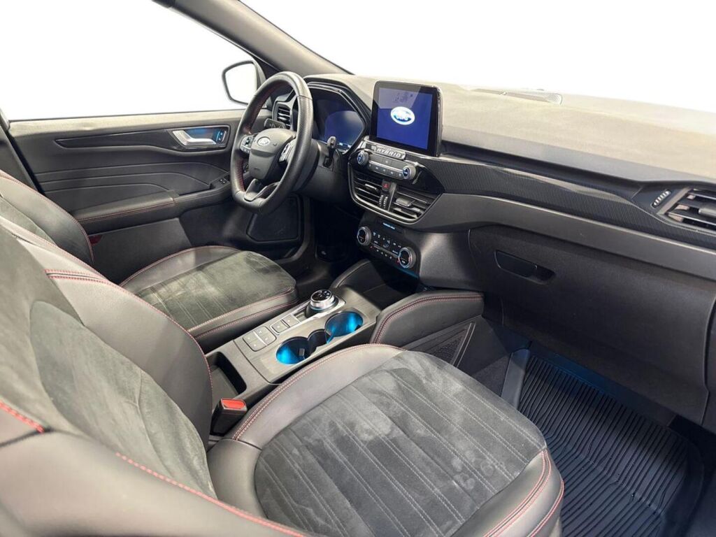Ford Kuga 2022 Valkoinen