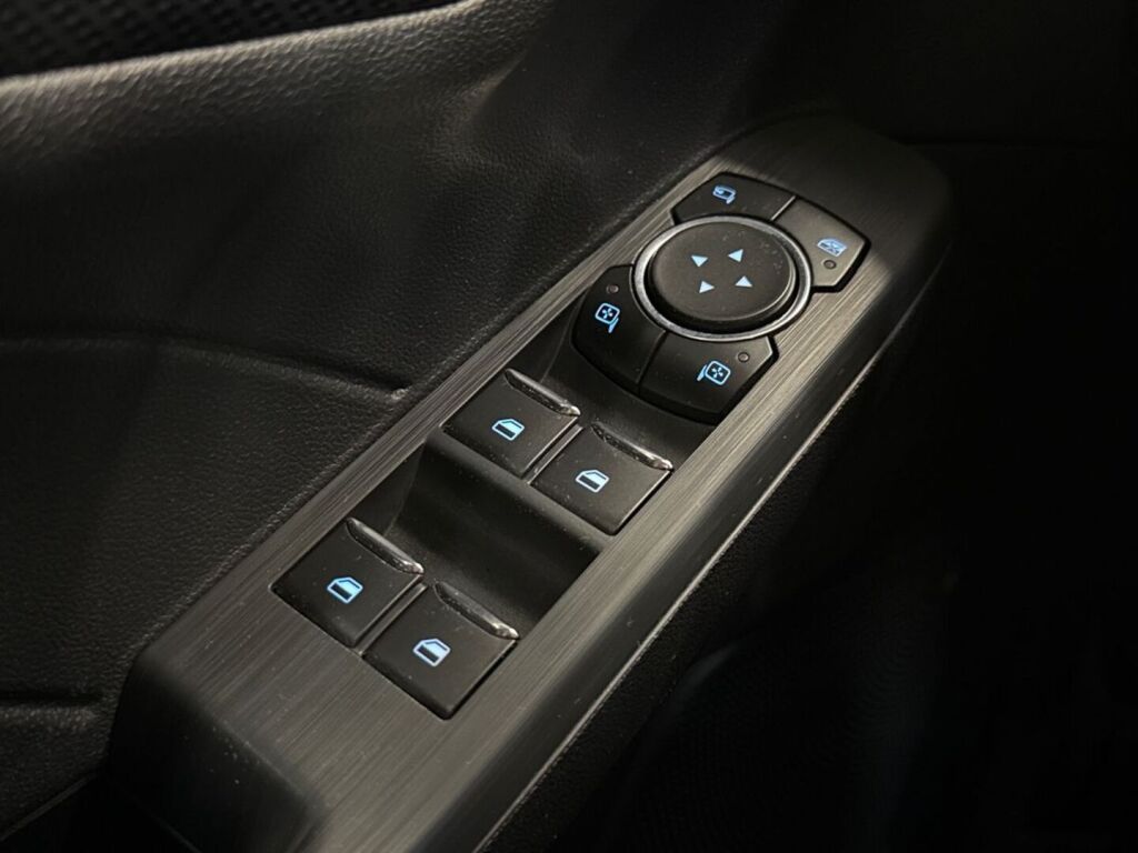 Ford Kuga 2022 Valkoinen