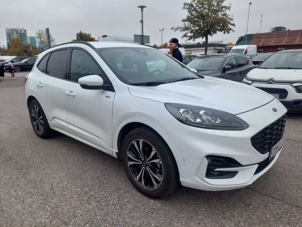 Ford Kuga 2022 Valkoinen