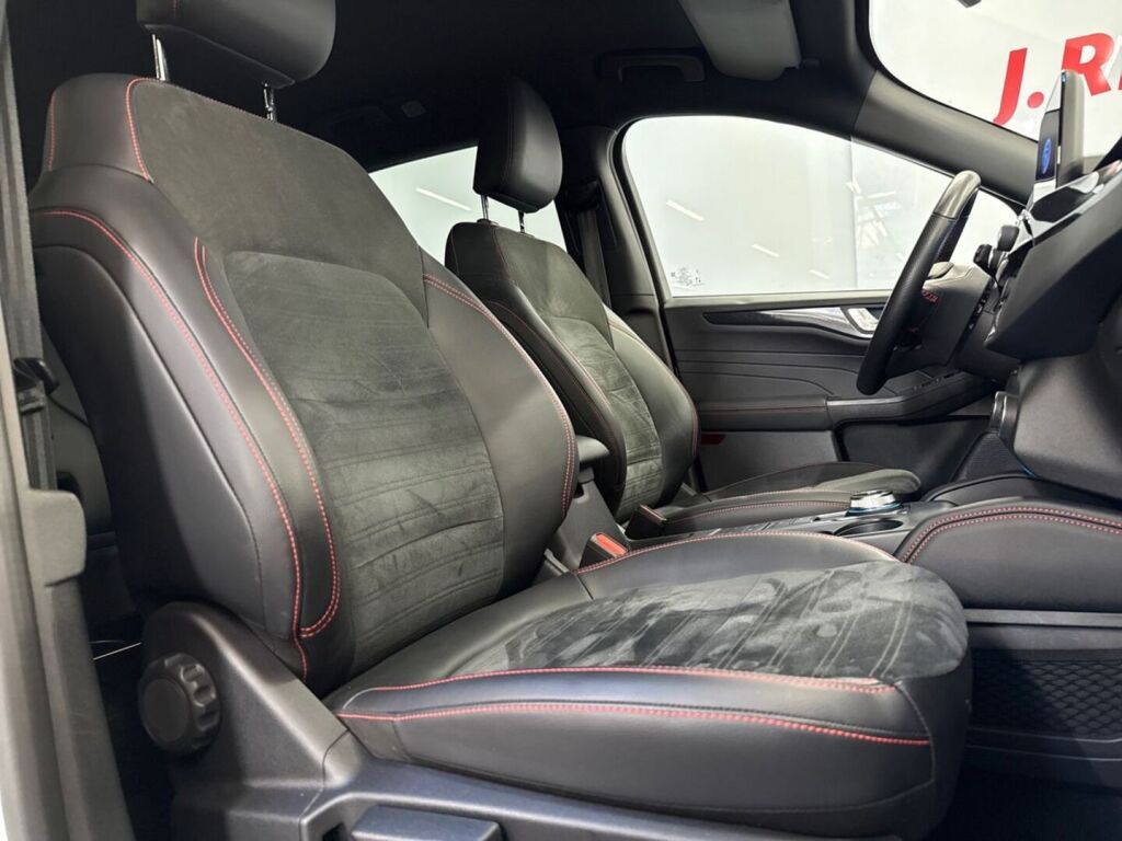 Ford Kuga 2022 Valkoinen