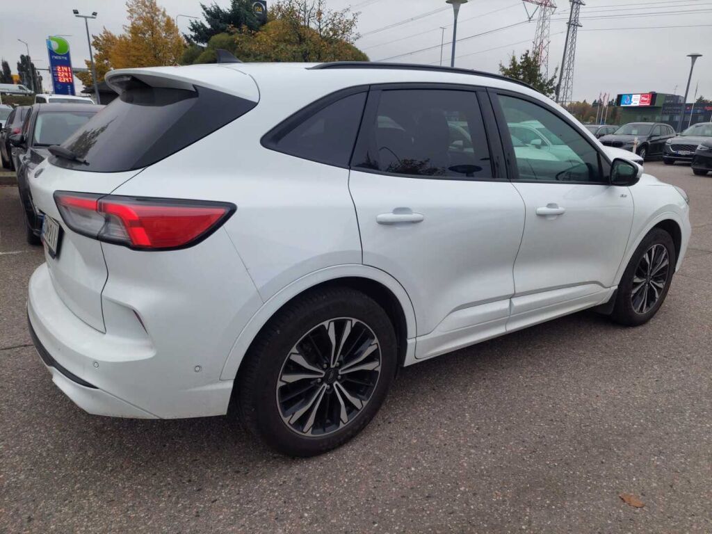 Ford Kuga 2022 Valkoinen