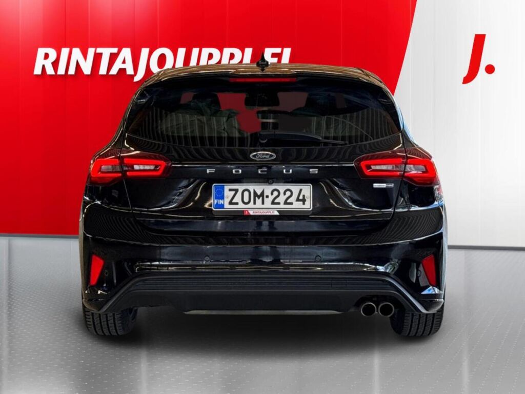 Ford Focus 2022 Musta