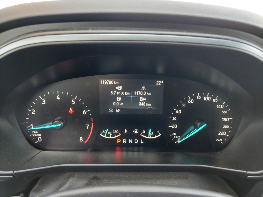 Ford Focus 2022 Musta
