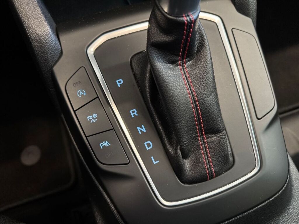 Ford Focus 2022 Musta