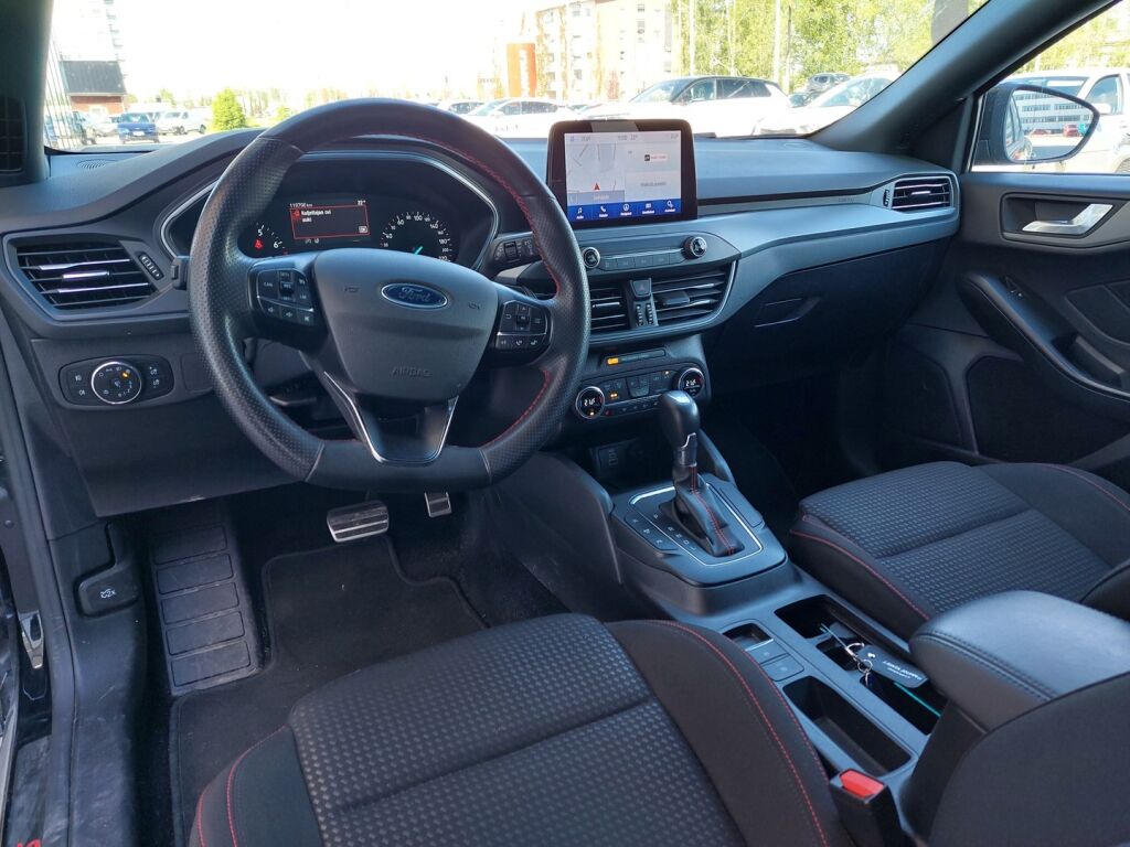 Ford Focus 2022 Musta