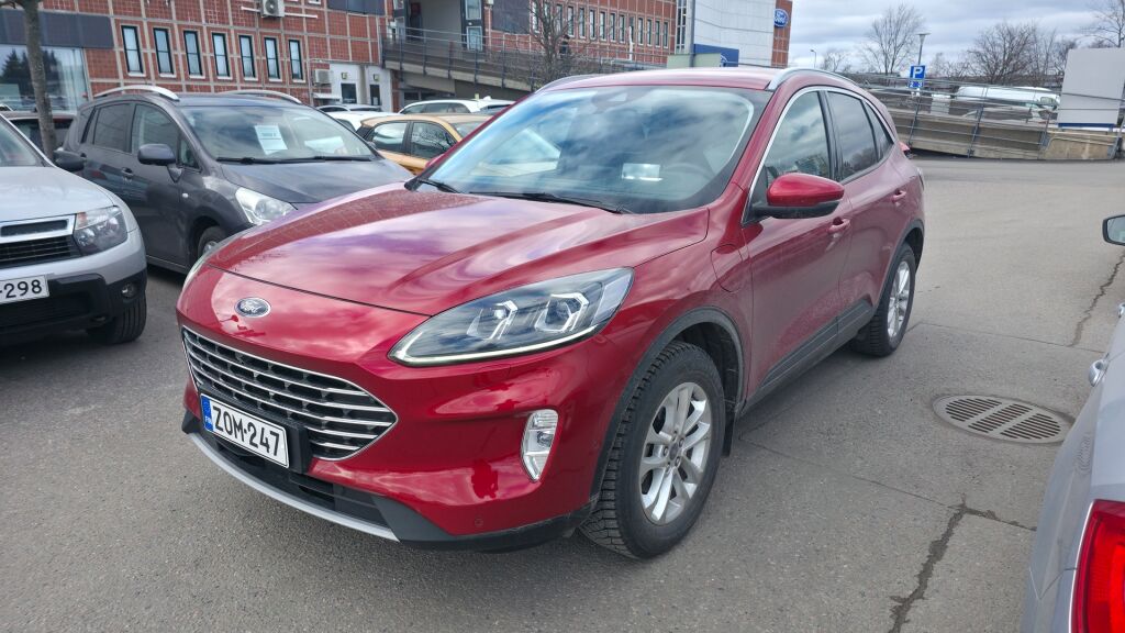 Ford Kuga 2022 Punainen